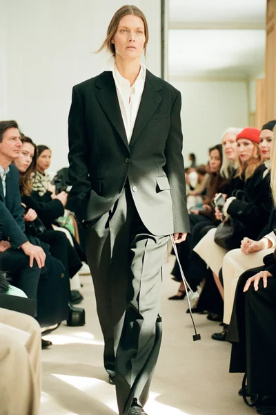 Look 27